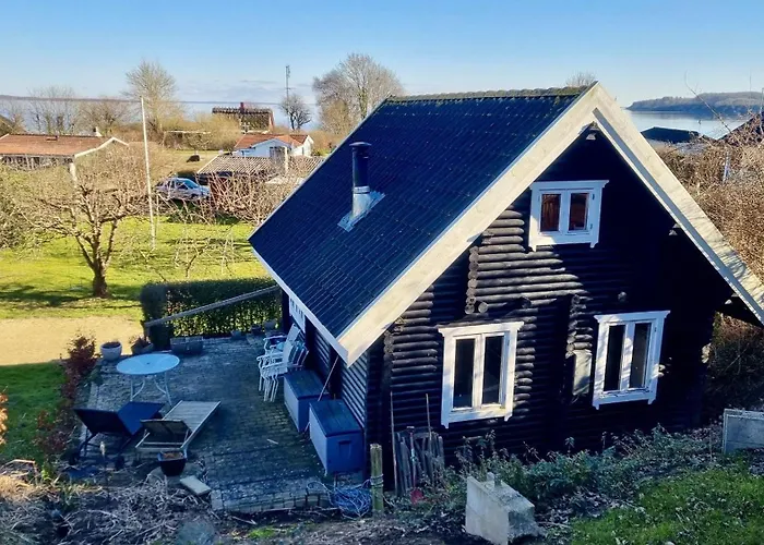 Reizendes-balkenhaus-mit-uriger-atmosphaere Feriehus *